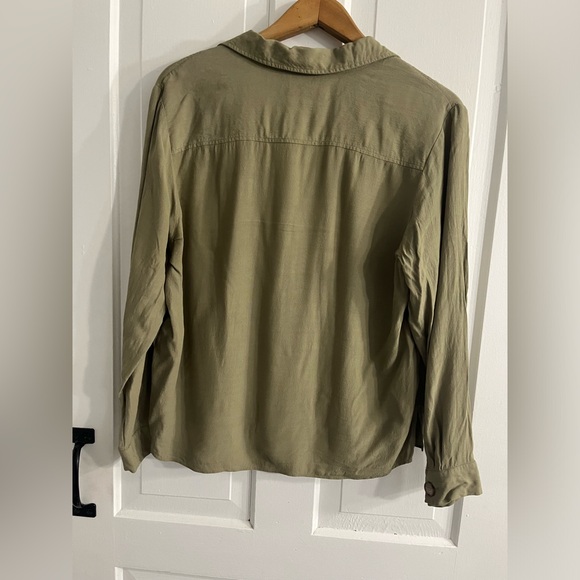 & Other Stories Relaxed Button Down Shirt in Sage | Size 10 - Picture 3 of 5